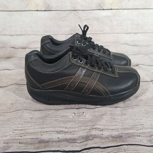 Skechers Shape Ups 8.5 Black